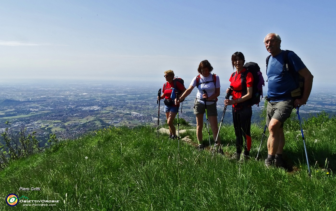 17 Dal bosco ai verdi prati del Linzone.JPG -                                